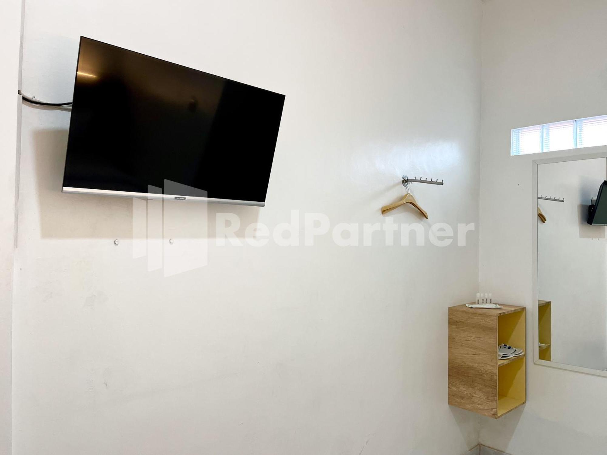 D Palma Near Lokananta Manahan Mitra Reddoorz Surakarta  Экстерьер фото