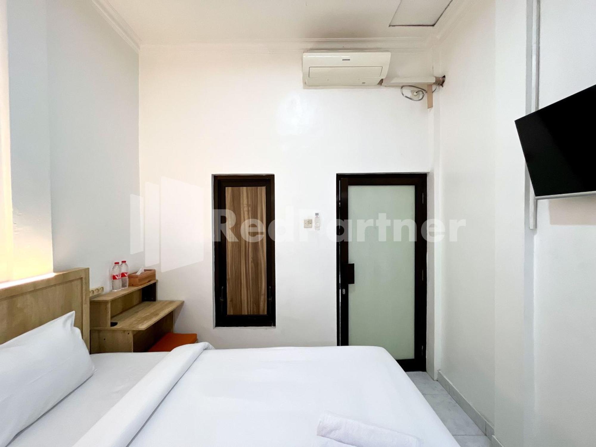 D Palma Near Lokananta Manahan Mitra Reddoorz Surakarta  Экстерьер фото