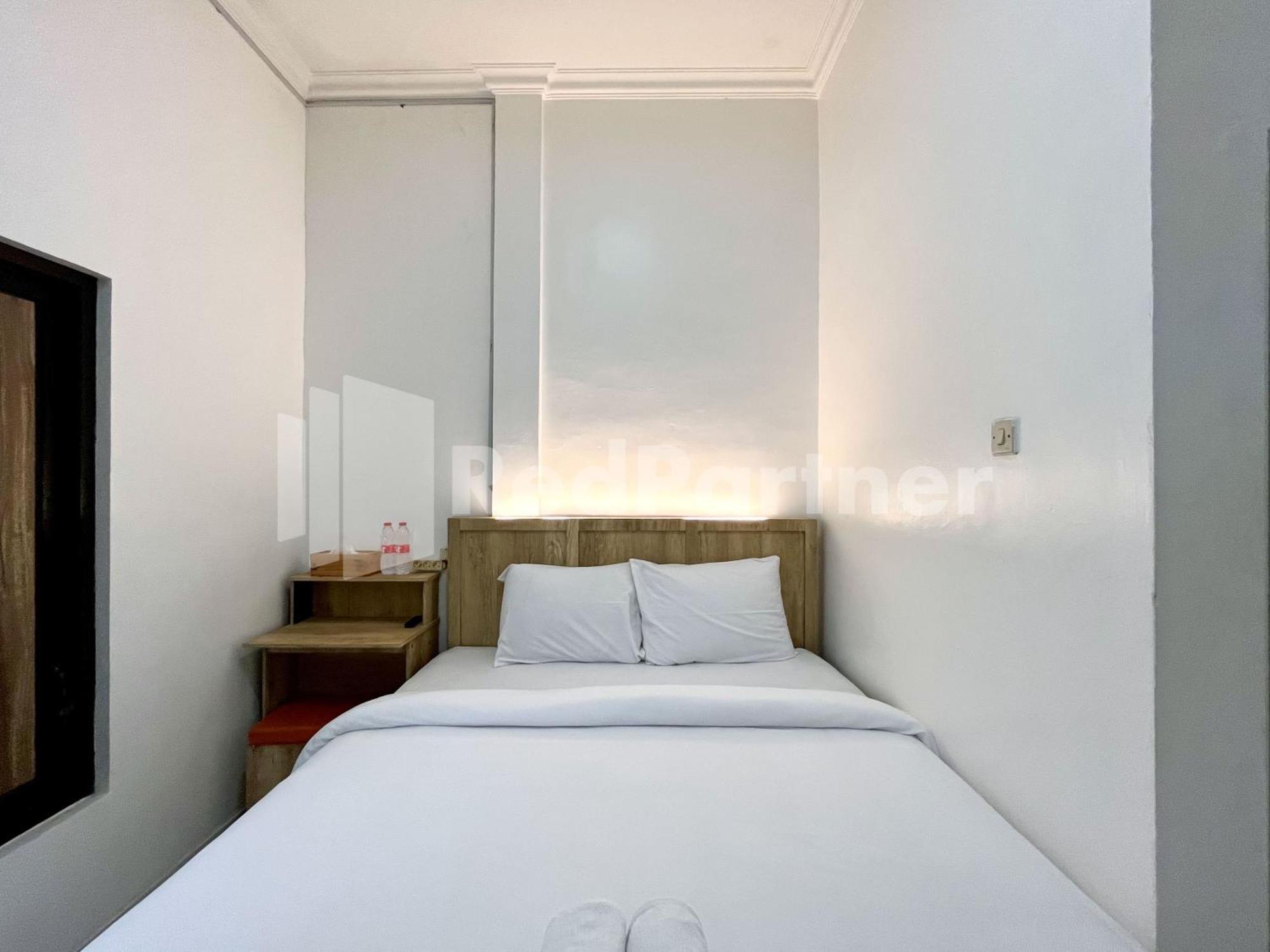 D Palma Near Lokananta Manahan Mitra Reddoorz Surakarta  Экстерьер фото