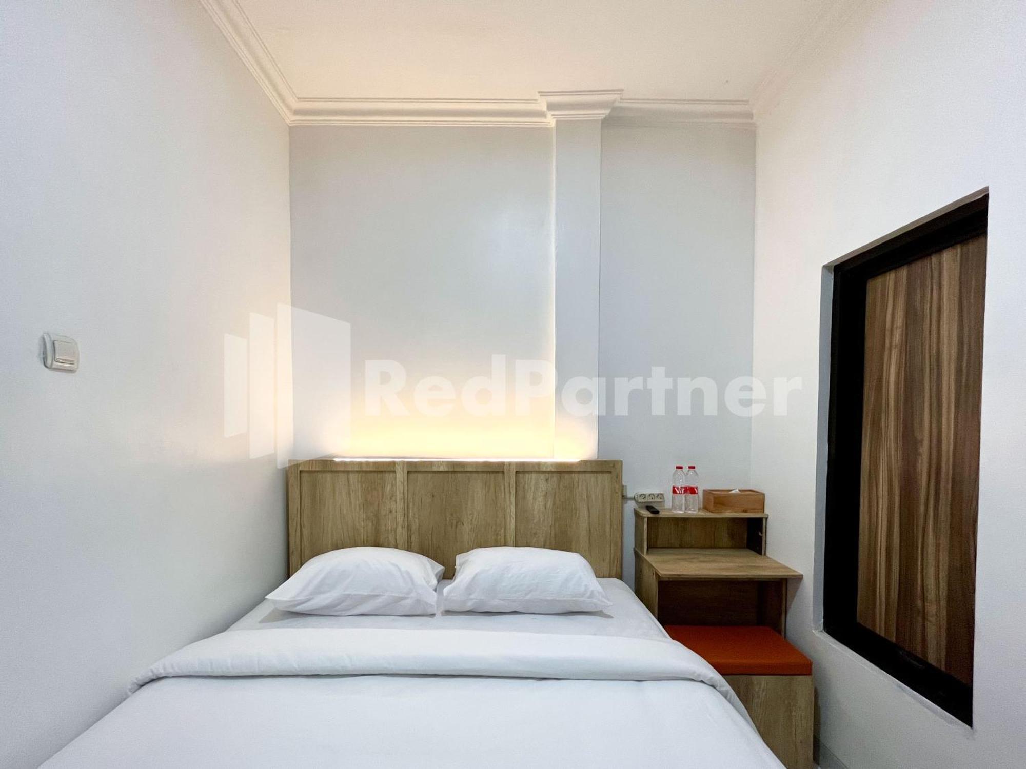 D Palma Near Lokananta Manahan Mitra Reddoorz Surakarta  Экстерьер фото