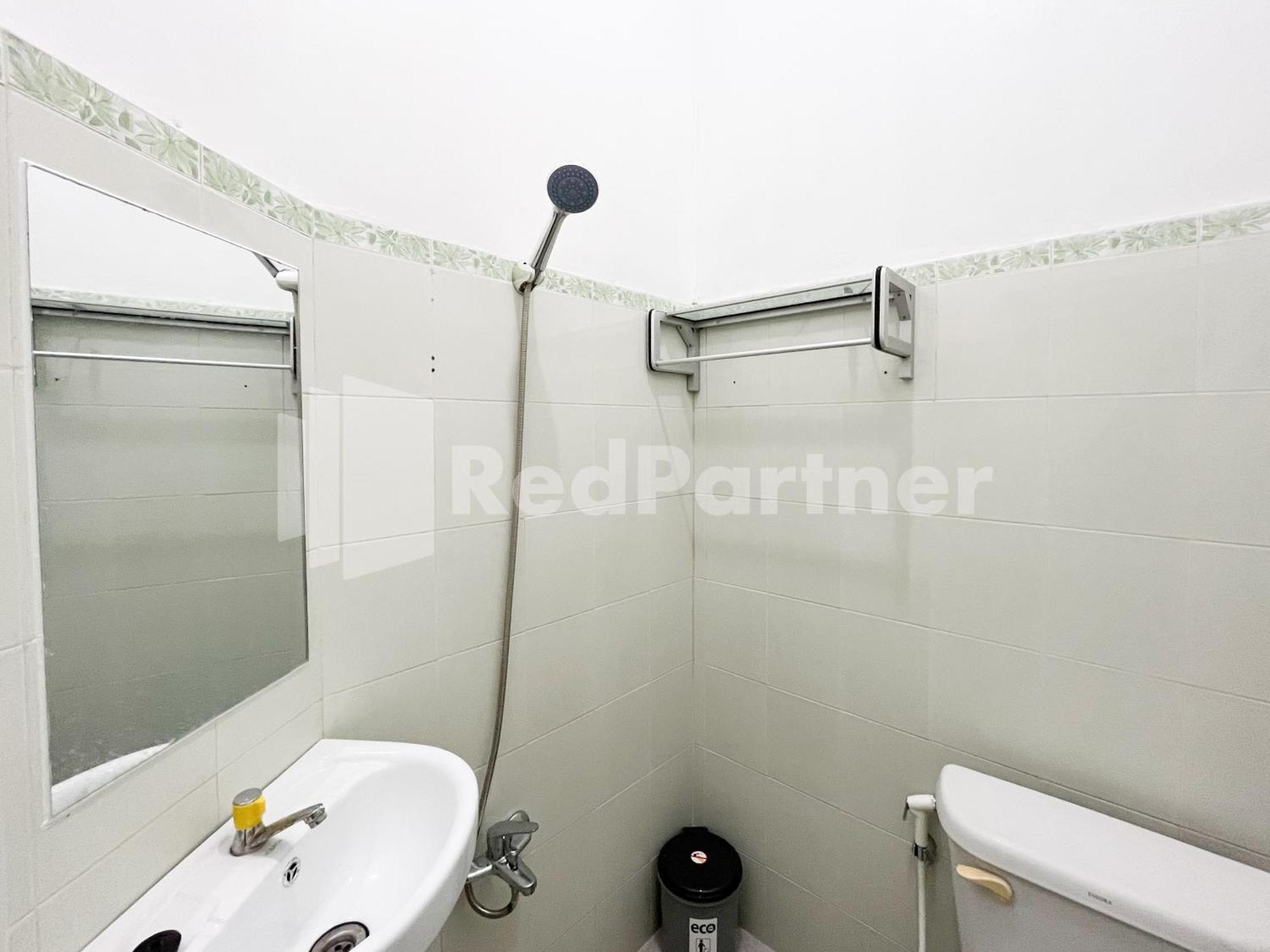 D Palma Near Lokananta Manahan Mitra Reddoorz Surakarta  Экстерьер фото