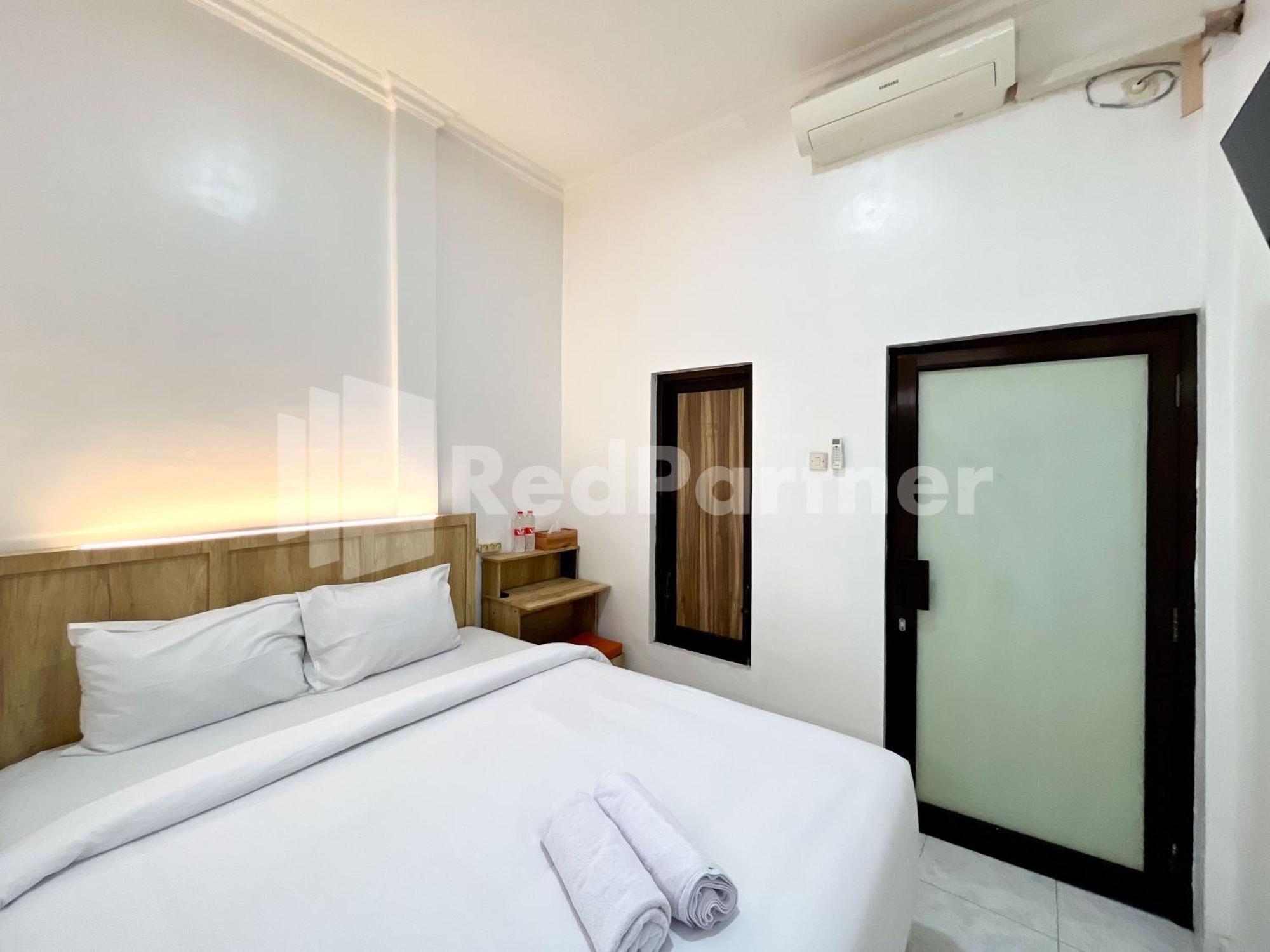 D Palma Near Lokananta Manahan Mitra Reddoorz Surakarta  Экстерьер фото